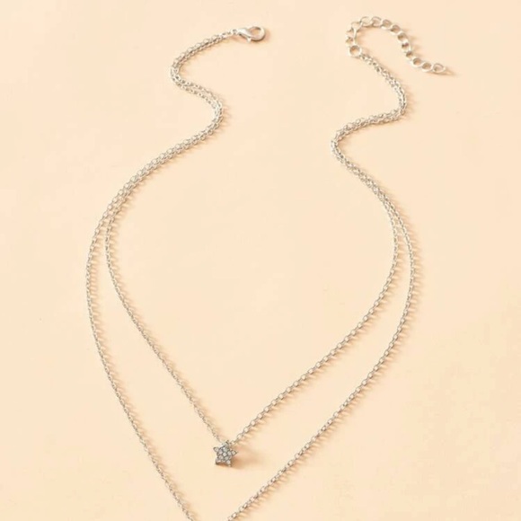 🌙 Crescent Moon & Star Double Layered Necklace⭐️ - Picture 3 of 4